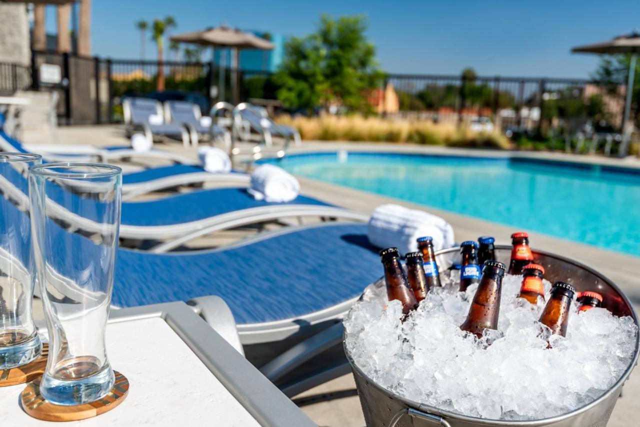 Holiday Inn Express & Suites Santa Ana - Orange County By Ihg Eksteriør bilde